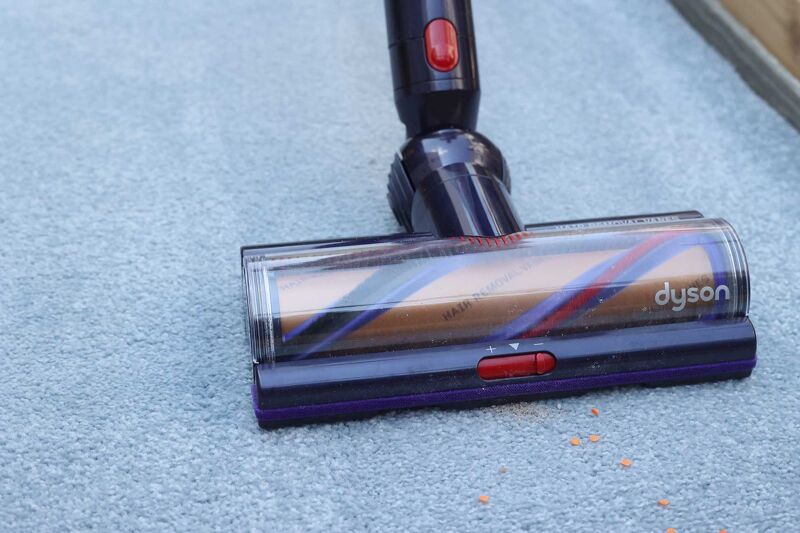 The digital motorbar floor nozzle of the Dyson Gen5detect.